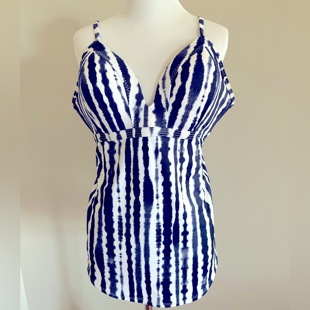 Athleta Navy Blue & White Print Tankini Top Size XLT